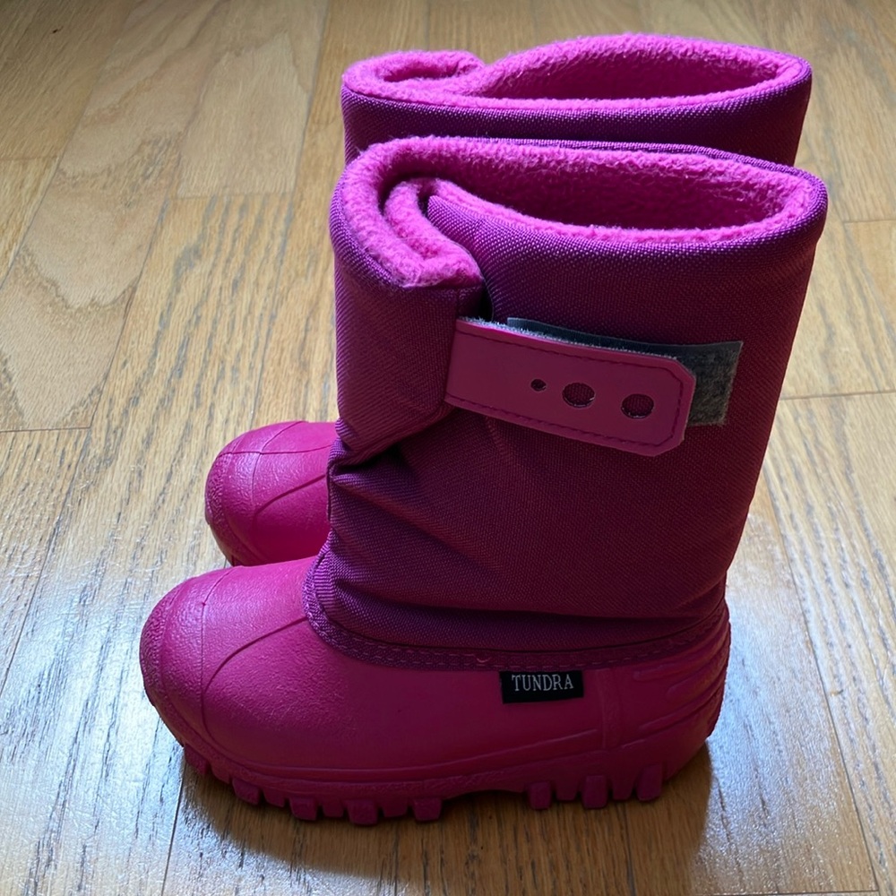 Tundra Fuchsia Pink Snow Boots, Girls Size 10